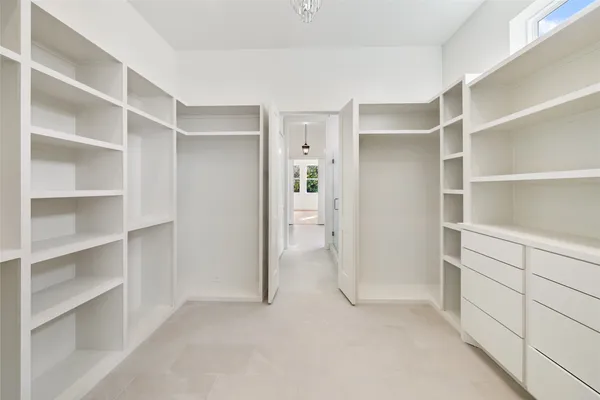 $1,329,900 | 1002 East 25th Street, Houston, TX 77009