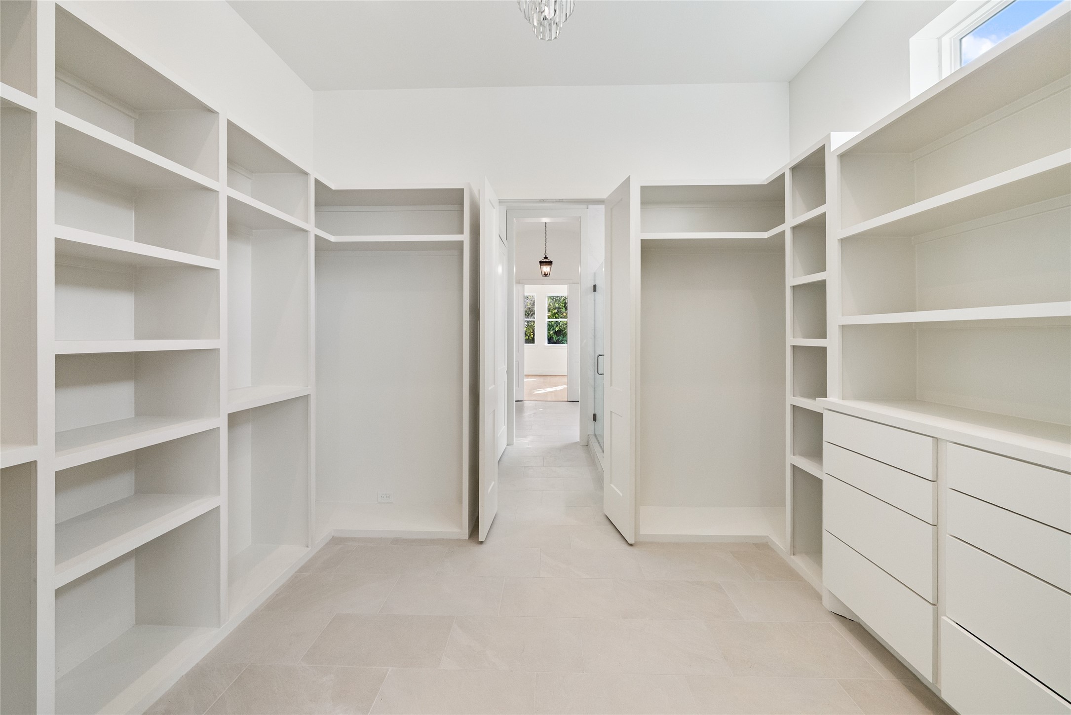 1002 East 25th Street Houston, TX 77009 - Photo 27 of 45 Primary Closet - Construction progress photo