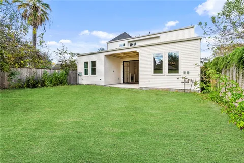 $1,349,900 | 1002 East 25th Street, Houston, TX 77009