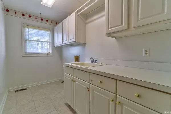$419,900 | 4433 Foxmoor Drive, Newburgh, IN 47630