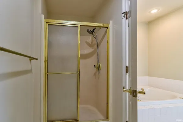 $419,900 | 4433 Foxmoor Drive, Newburgh, IN 47630