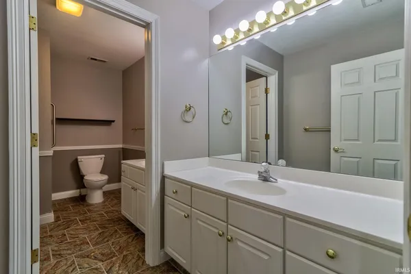 $419,900 | 4433 Foxmoor Drive, Newburgh, IN 47630