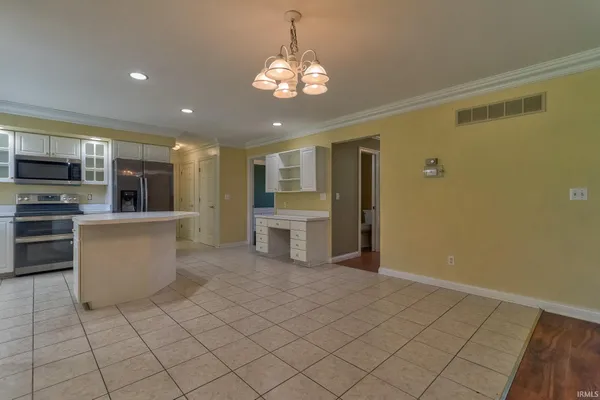 $419,900 | 4433 Foxmoor Drive, Newburgh, IN 47630