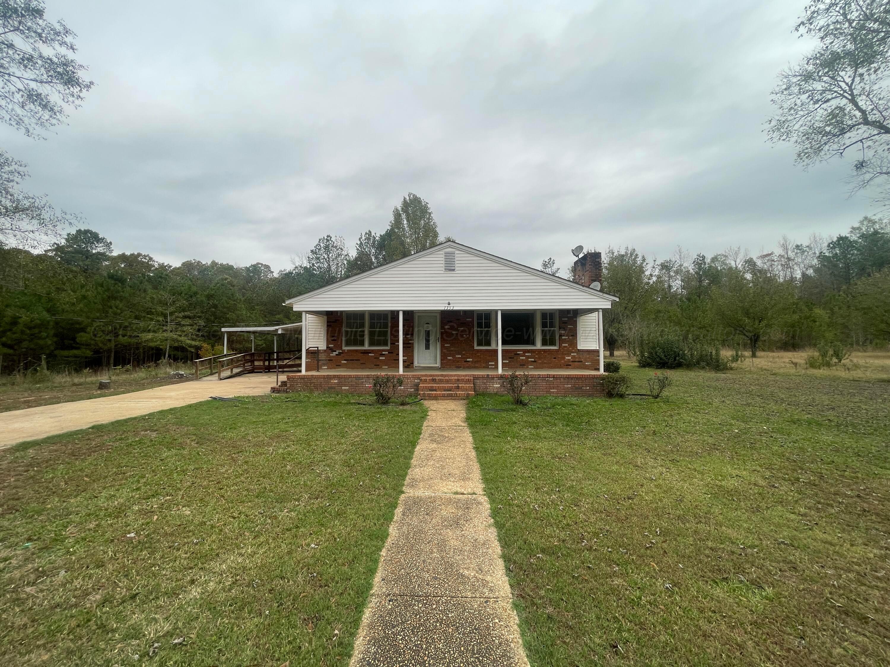 1353 Old Calvert Road Sulligent, AL 35586 - Photo 1 of 13 Gallery Image 1