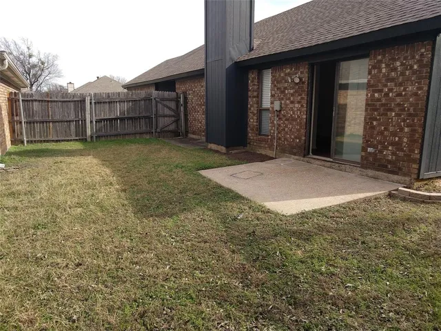 $1,895 | 5704 Congressional Drive, Arlington, TX 76018