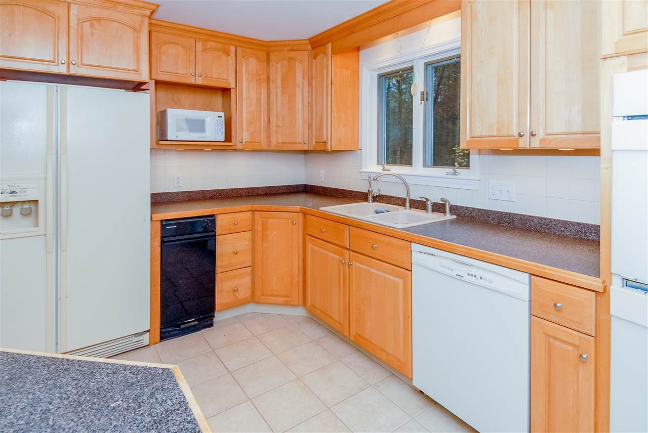 41 Osgood Road Kensington, NH 03833 - Photo 14 of 33