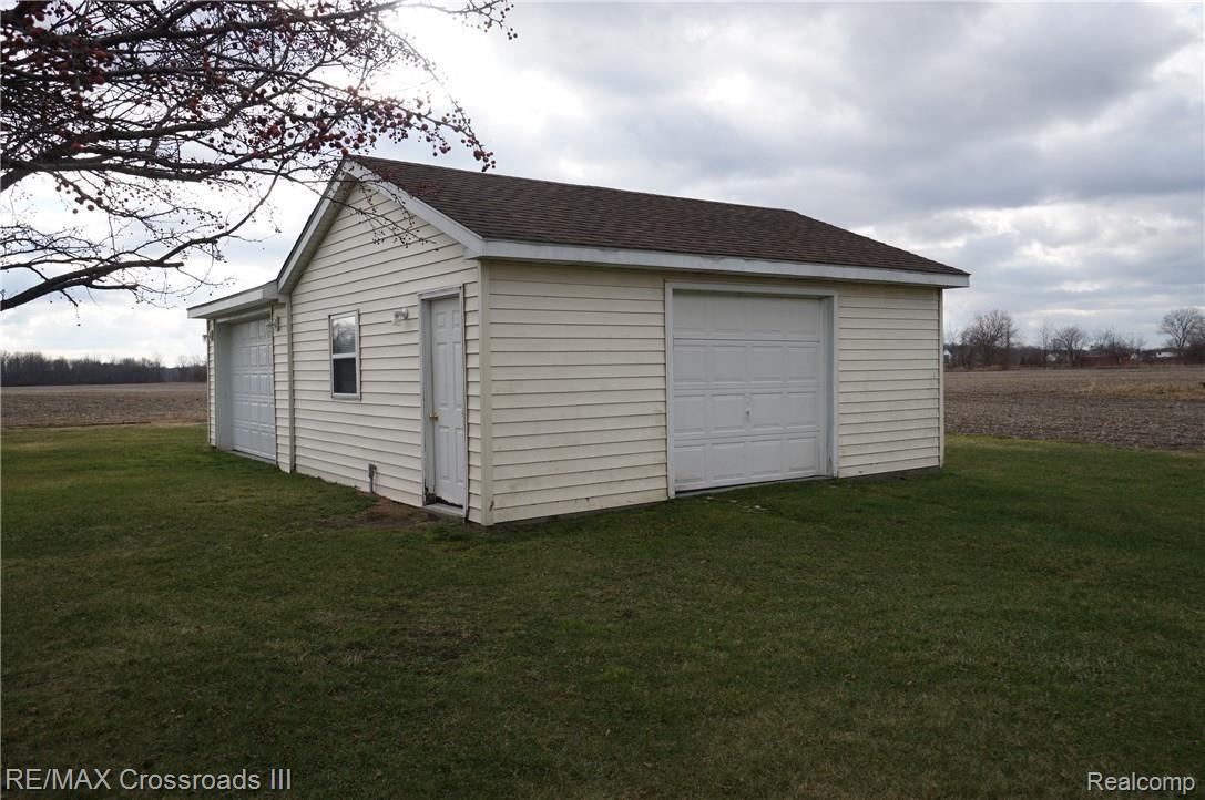 10744 Willis Road Willis, MI 48191 - Photo 14 of 15 2nd garage side
