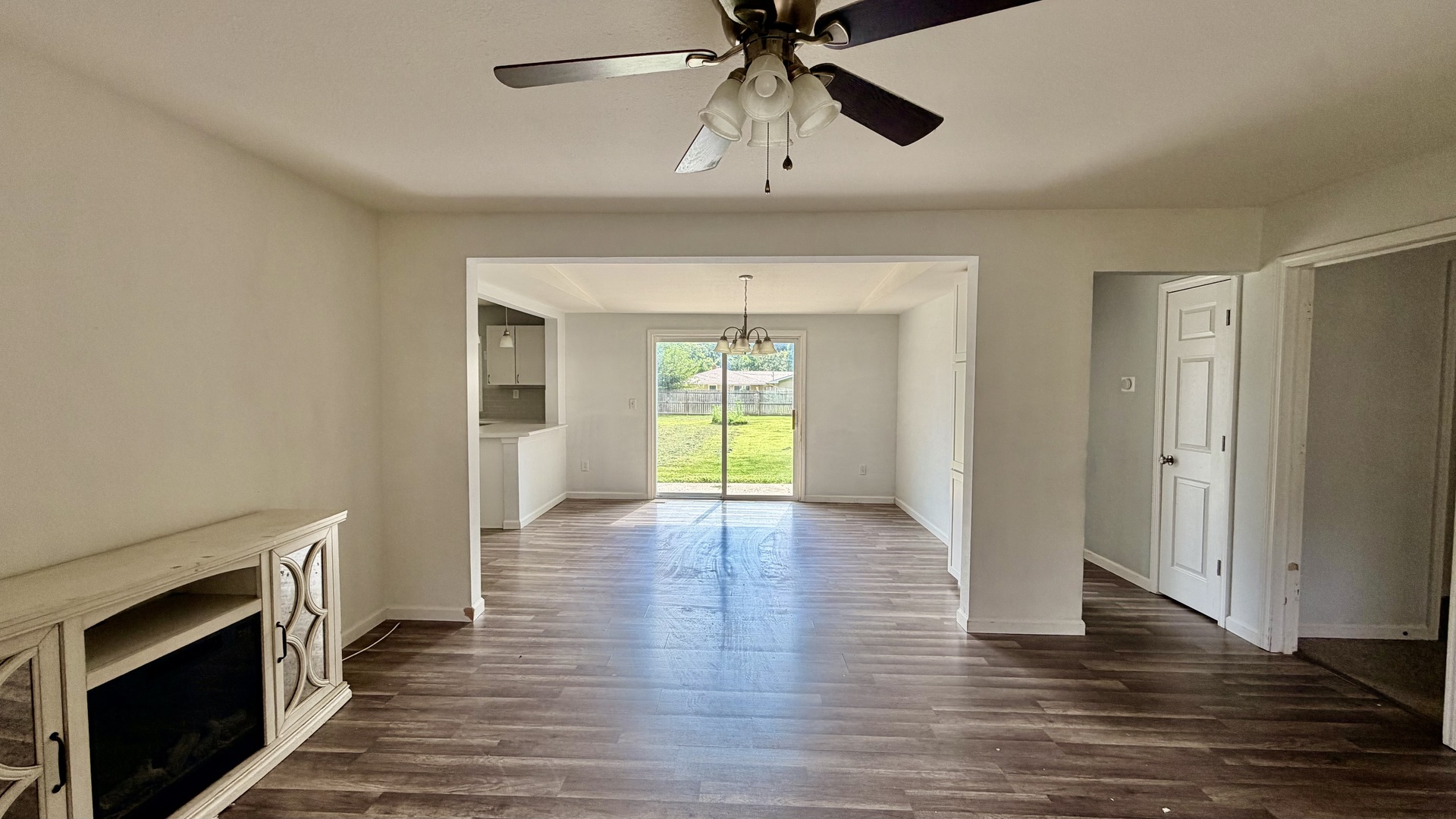 39 Ridge Road Centralia, IL 62801 - Photo 4 of 15