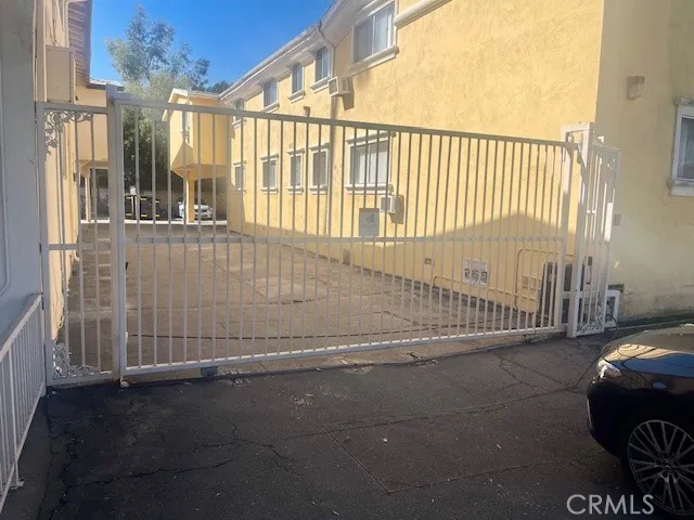 $2,850 | 5105 Woodman Avenue, Unit 3, Sherman Oaks, CA 91423