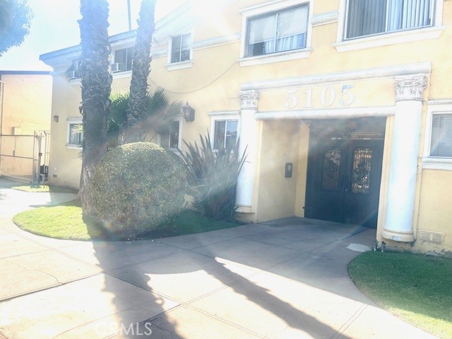 5105 Woodman Avenue, Unit 3 Sherman Oaks, CA 91423 - Photo 3 of 18