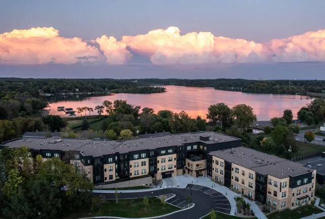 $299,900 | 1948 Wayzata Boulevard, Unit 105, Long Lake, MN 55356