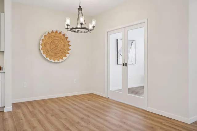 $299,900 | 1948 Wayzata Boulevard, Unit 105, Long Lake, MN 55356