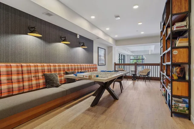 $299,900 | 1948 Wayzata Boulevard, Unit 105, Long Lake, MN 55356