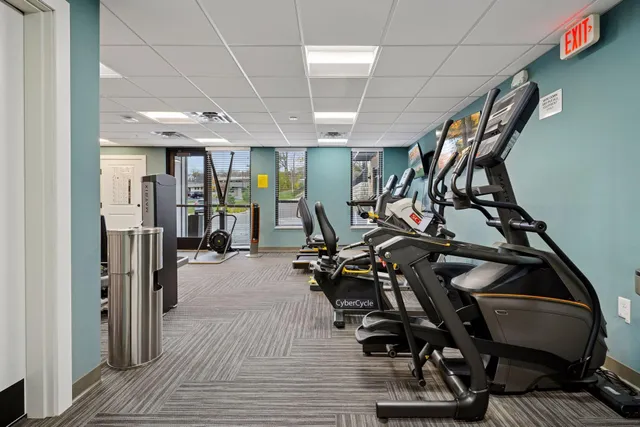 $299,900 | 1948 Wayzata Boulevard, Unit 105, Long Lake, MN 55356