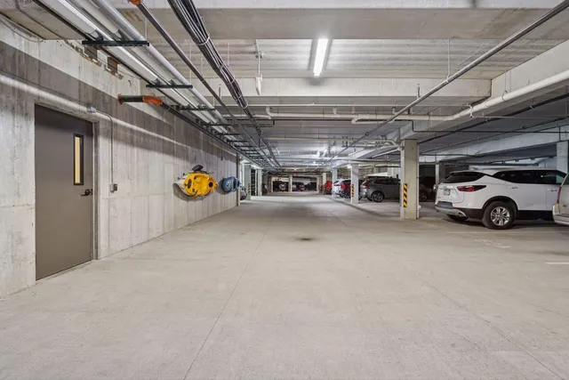 $299,900 | 1948 Wayzata Boulevard, Unit 105, Long Lake, MN 55356