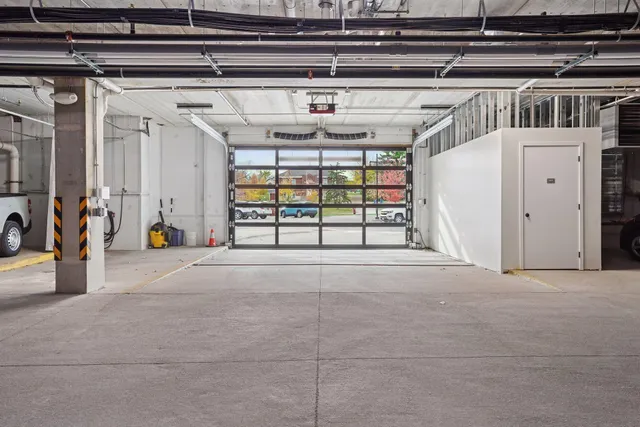 $299,900 | 1948 Wayzata Boulevard, Unit 105, Long Lake, MN 55356