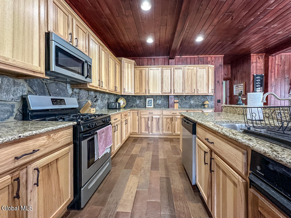 882 Padanarum Road Bolton, NY 12814 - Photo 13 of 59 IMG_5477