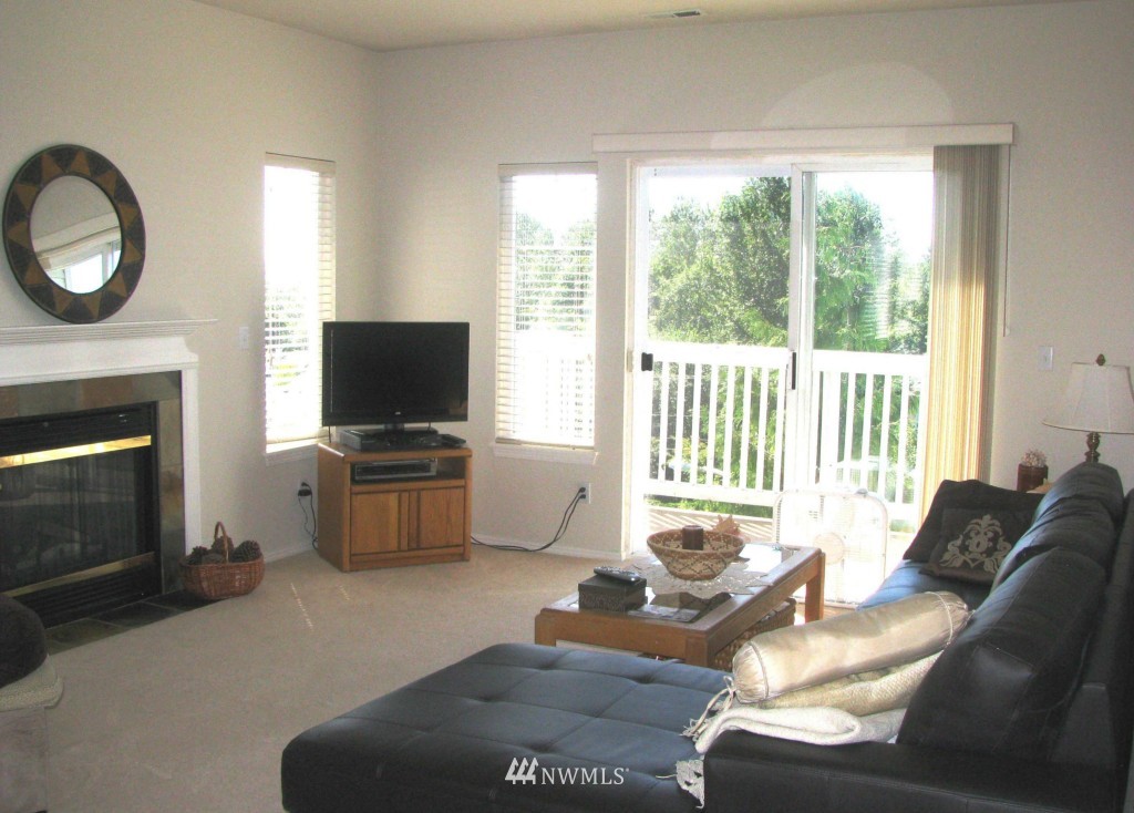 440 South 51st Court, Unit B301 Renton, WA 98055 - Photo 3 of 9