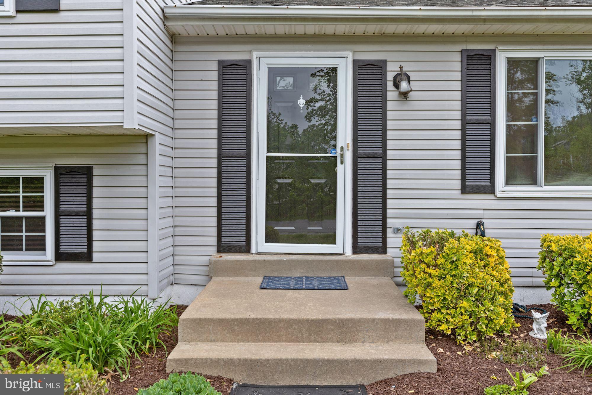 218 Choptank Road Stafford, VA 22556 - Photo 4 of 30 Front Steps