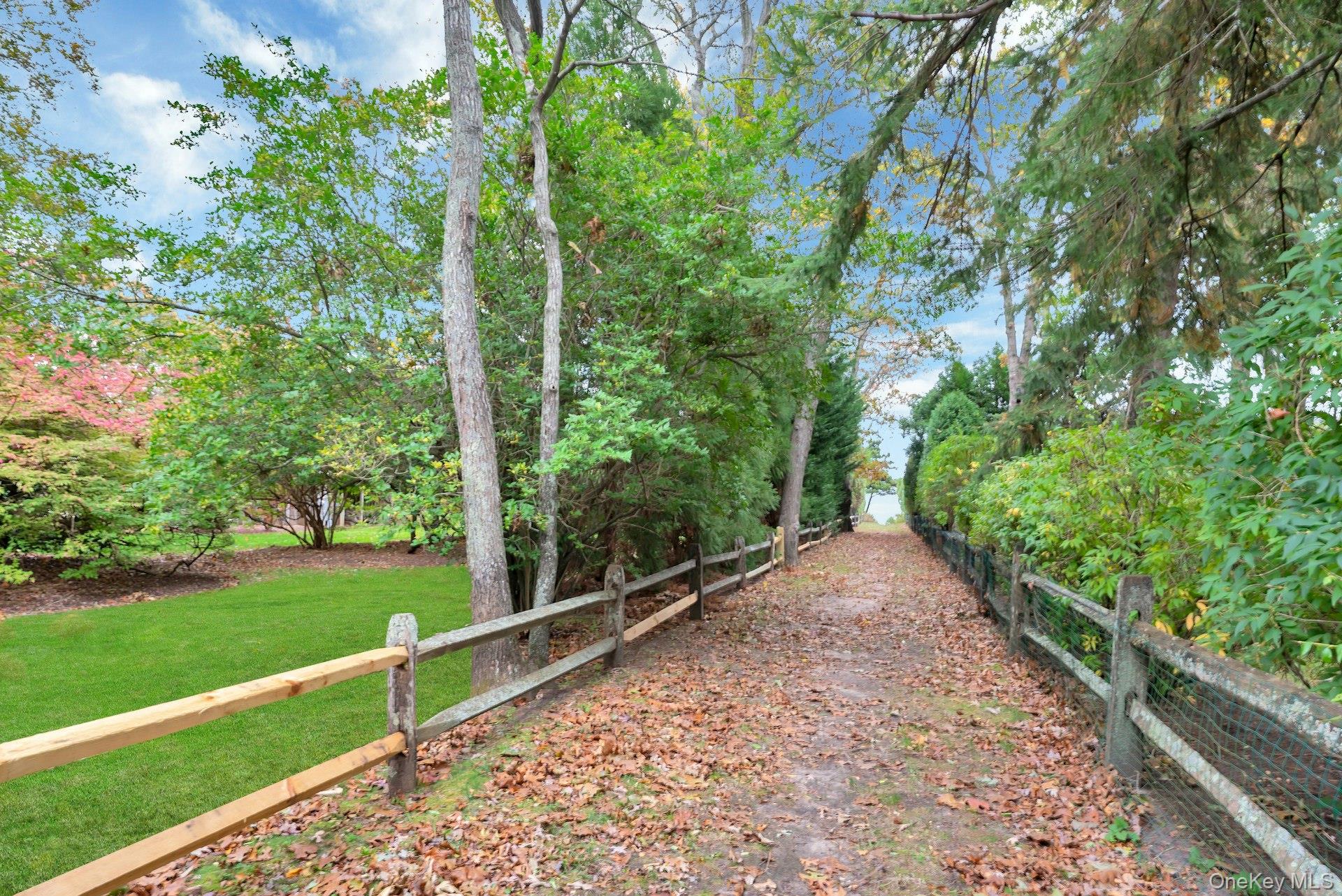 210 3rd Street Laurel, NY 11948 - Photo 5 of 22 Deeded Access Path