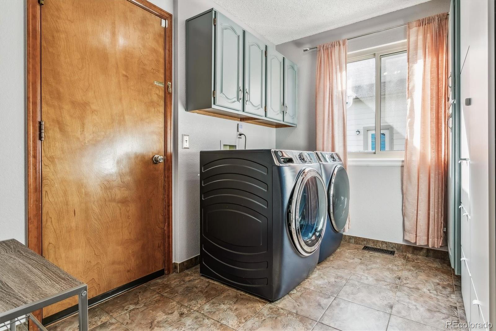 6777 Taft Circle Arvada, CO 80004 - Photo 20 of 48