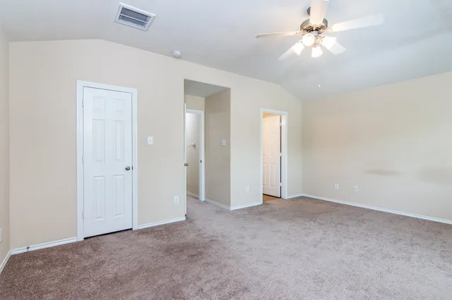 $1,800 | 207 North Burberry Park Circle, The Woodlands, TX 77382