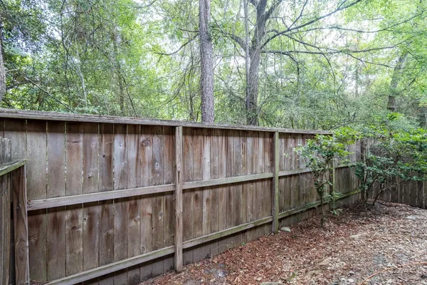 $1,675 | 207 North Burberry Park Circle, The Woodlands, TX 77382