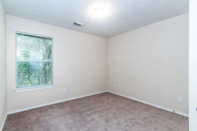 $1,800 | 207 North Burberry Park Circle, The Woodlands, TX 77382