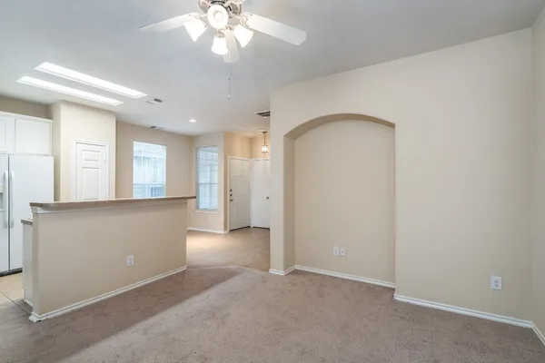 $1,675 | 207 North Burberry Park Circle, The Woodlands, TX 77382