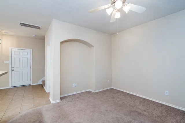 $1,800 | 207 North Burberry Park Circle, The Woodlands, TX 77382