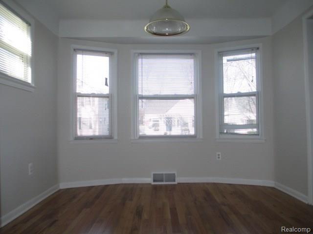 929 Princeton Road Berkley, MI 48072 - Photo 6 of 28 IMG_6373.JPG