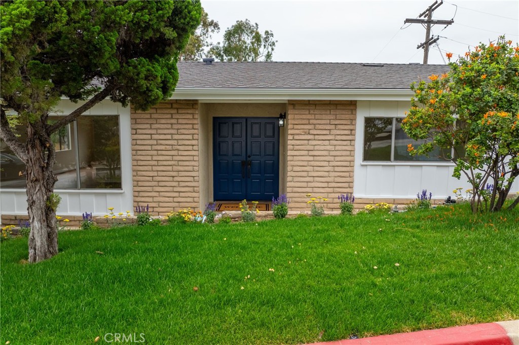443 Woodbury Road Glendale, CA 91206 - Photo 5 of 48