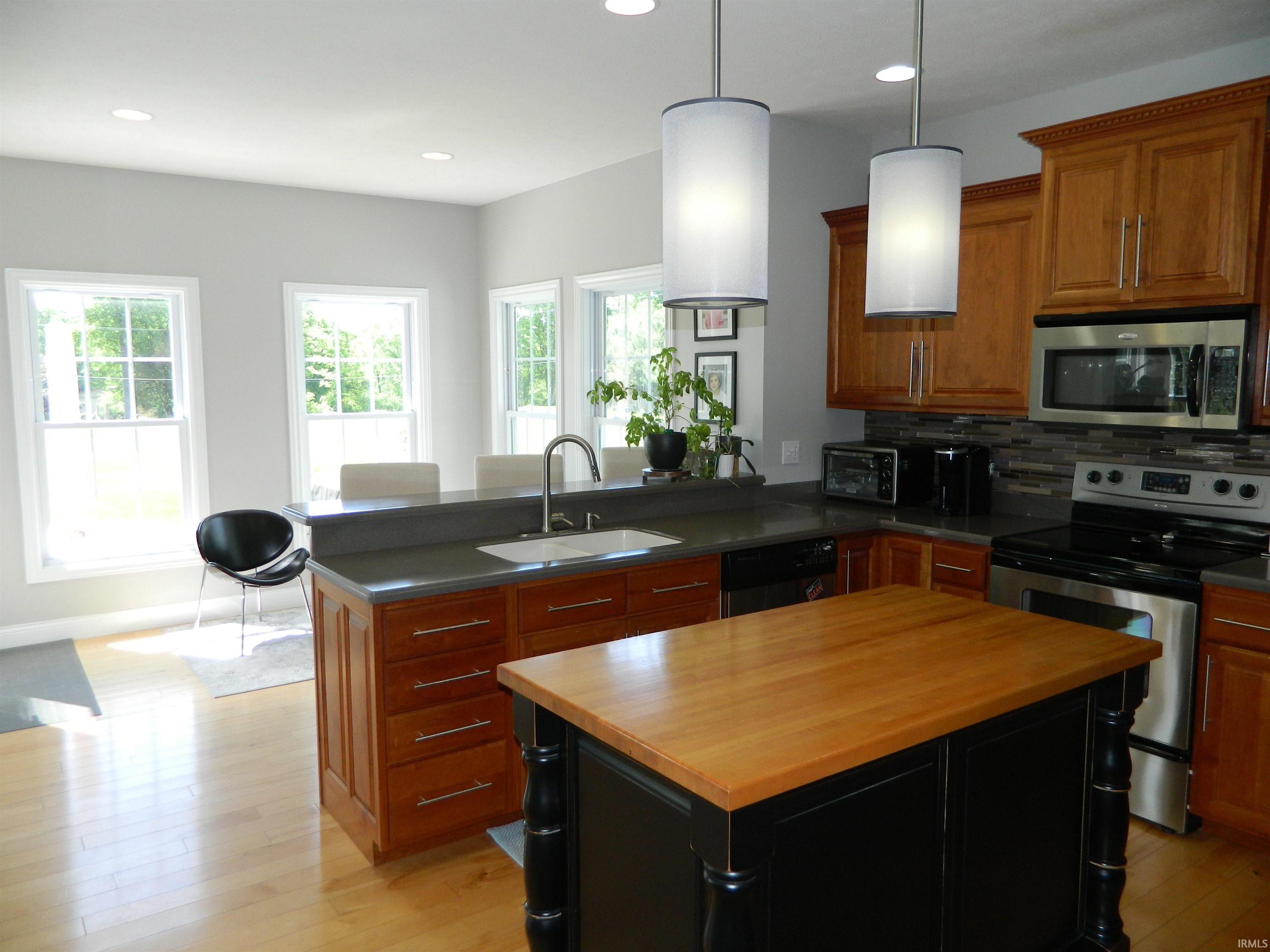 8291 South Stone Ridge Road Bloomington, IN 47401 - Photo 3 of 30