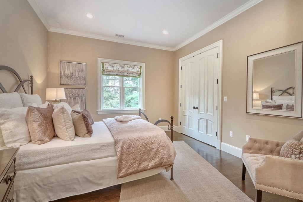 50 Yarmouth Road Brookline, MA 02467 - Photo 24 of 40