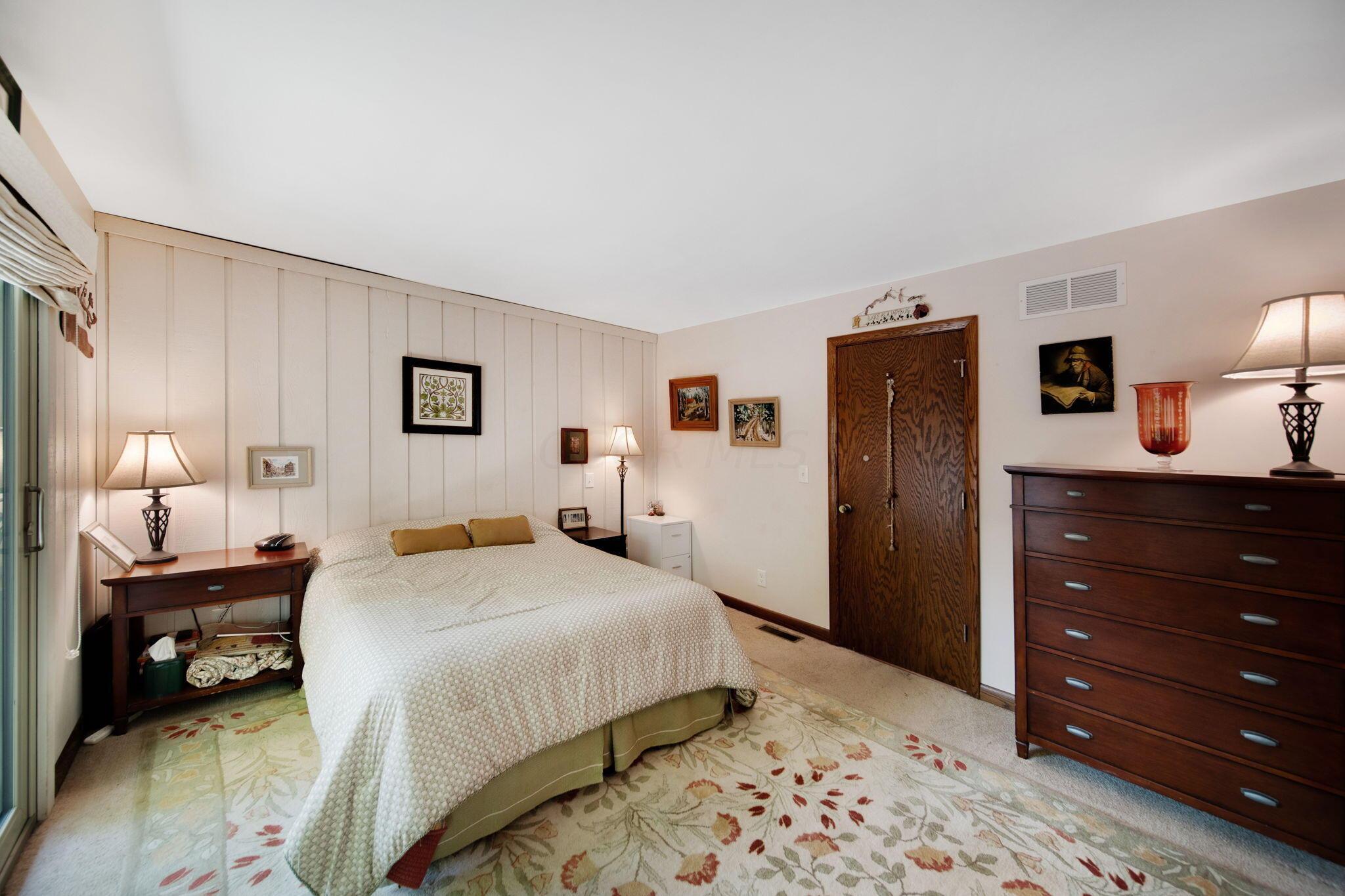 2439 Middlesex Road Columbus, OH 43220 - Photo 21 of 61 Primary Suite