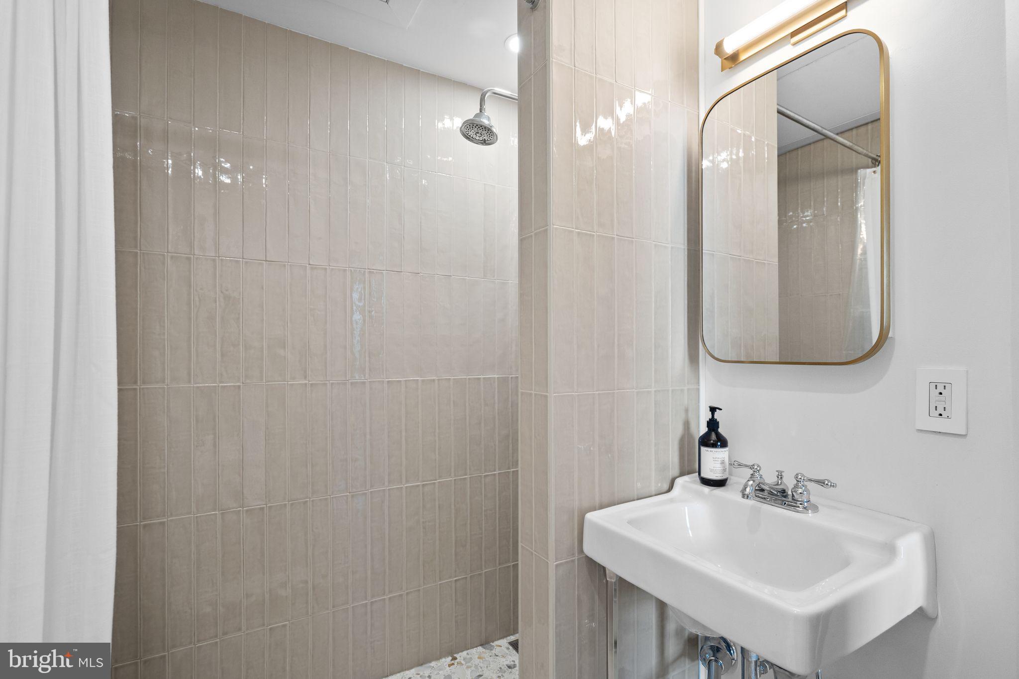 3120 R Street Northwest, Unit 207 Washington, DC 20007 - Photo 14 of 22 Primary bathroom