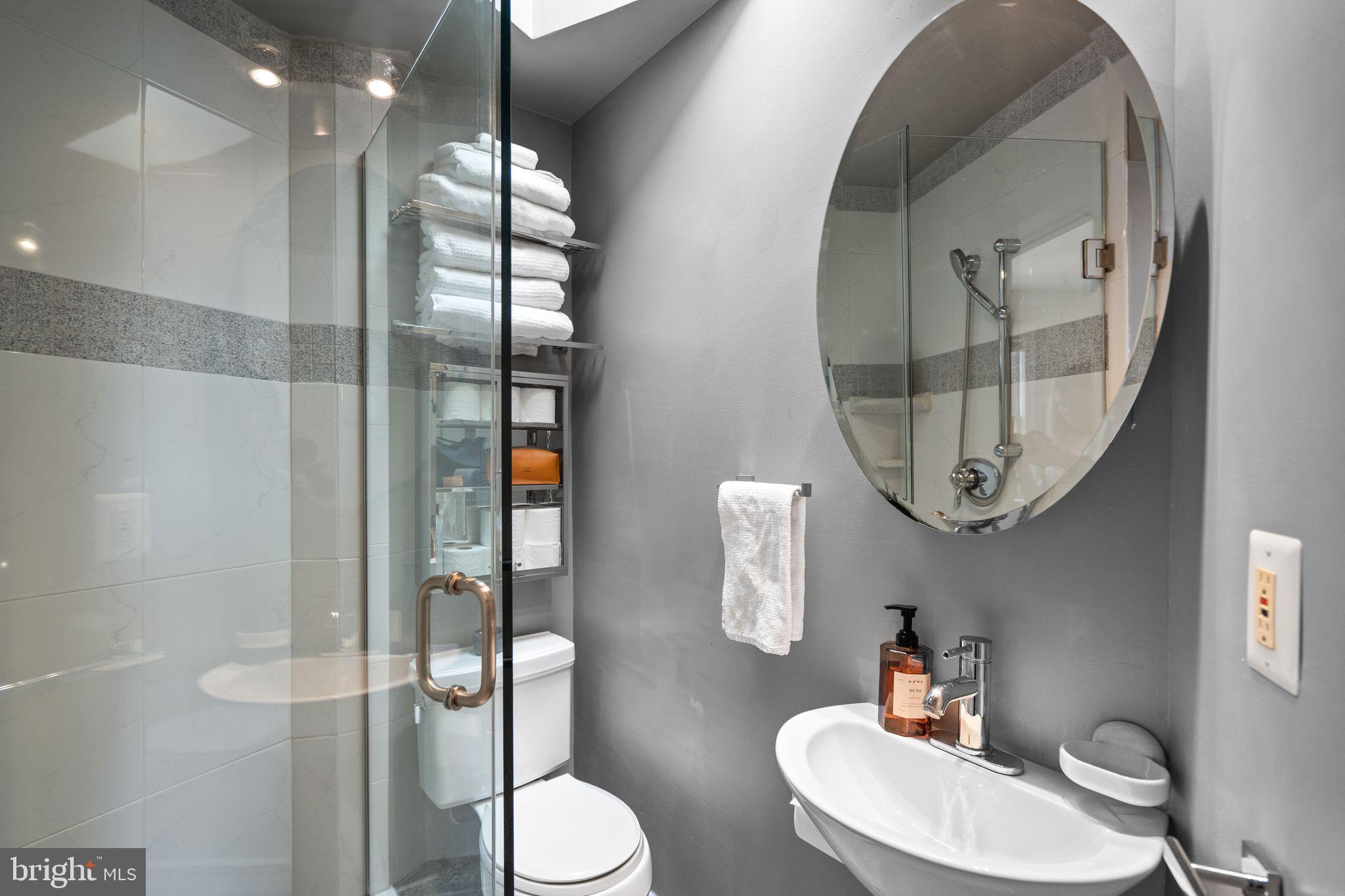 3120 R Street Northwest, Unit 207 Washington, DC 20007 - Photo 17 of 22 Second bathroom