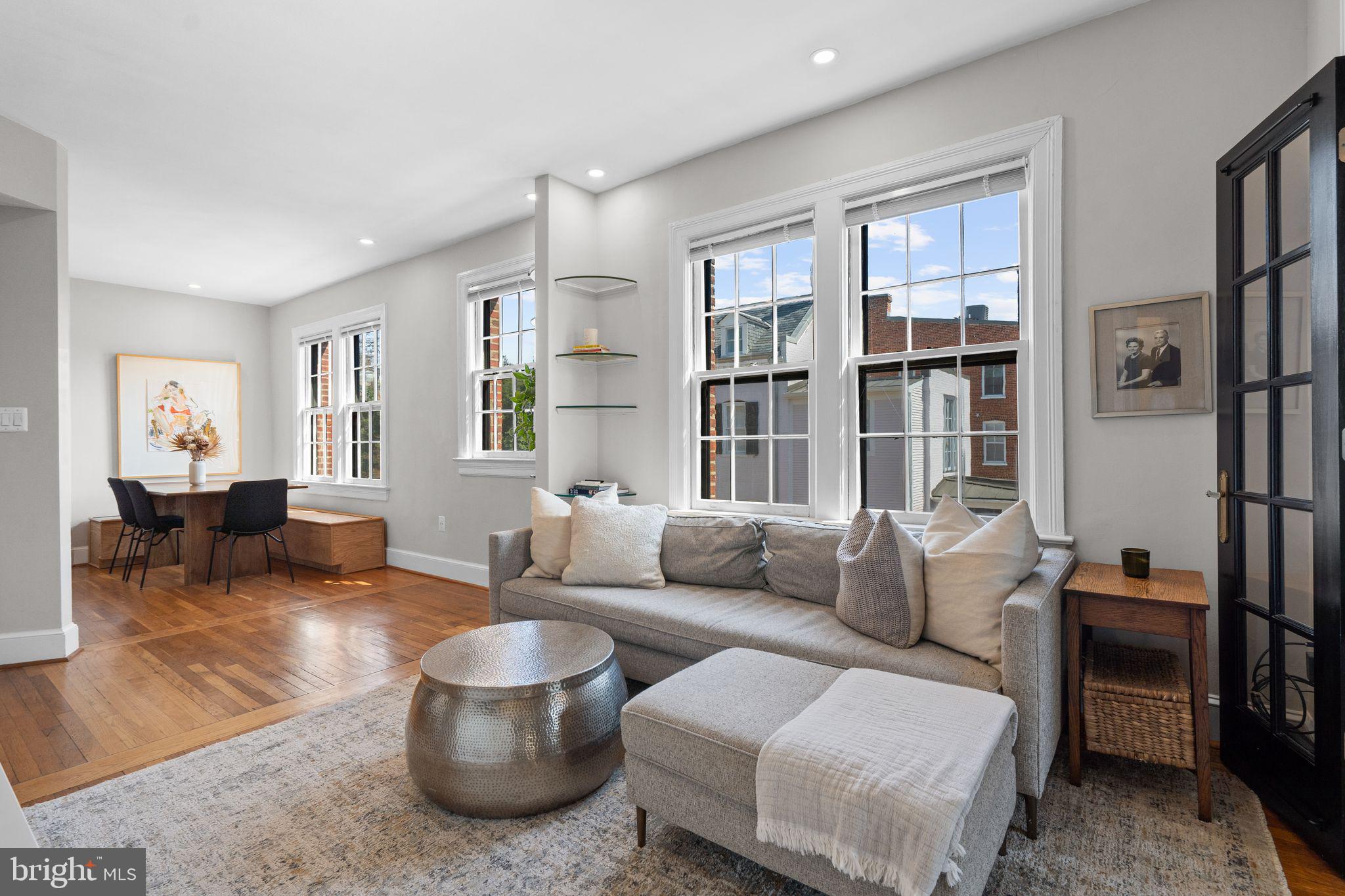 3120 R Street Northwest, Unit 207 Washington, DC 20007 - Photo 4 of 22 Living room