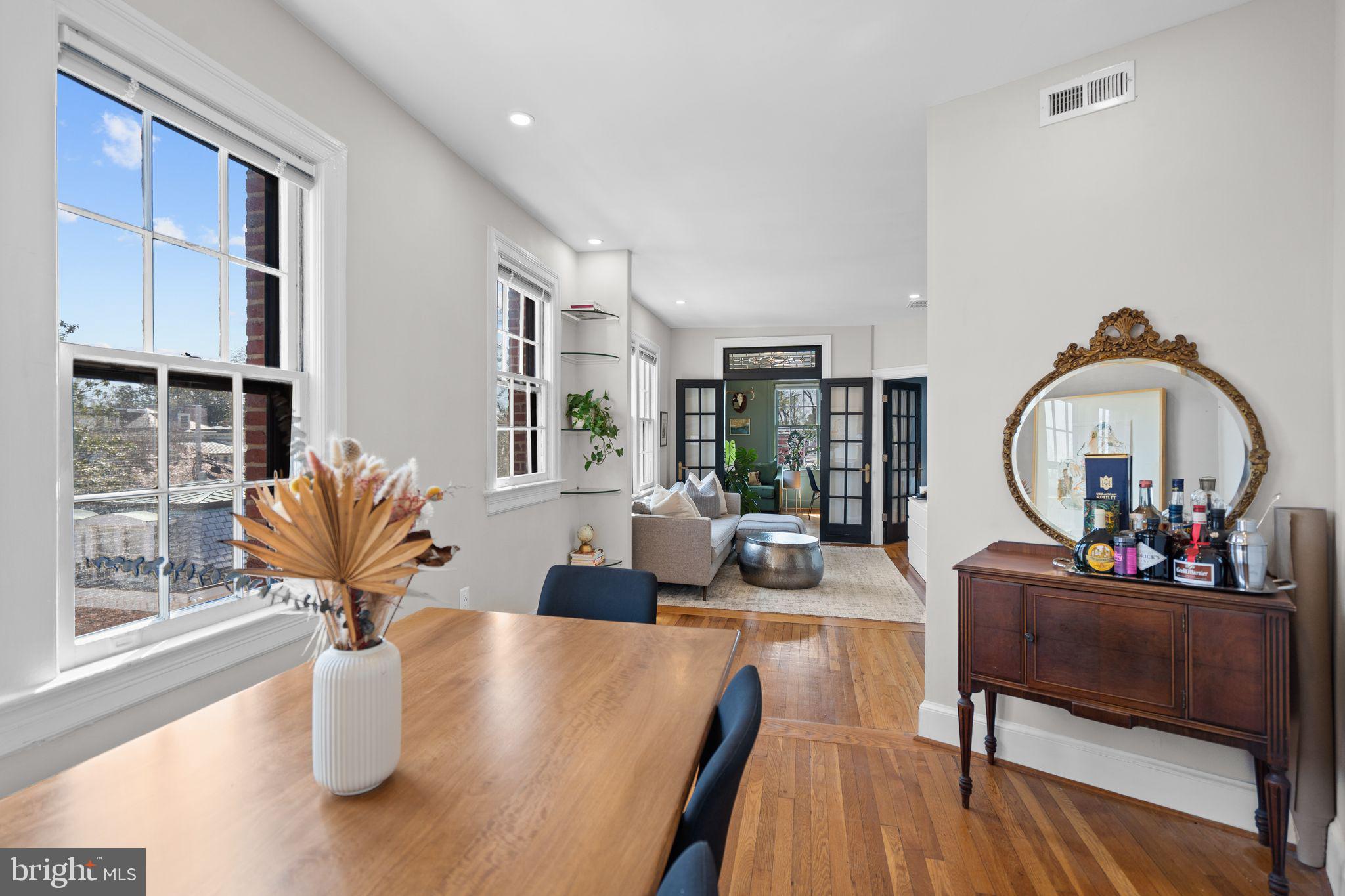 3120 R Street Northwest, Unit 207 Washington, DC 20007 - Photo 7 of 22 Dining room