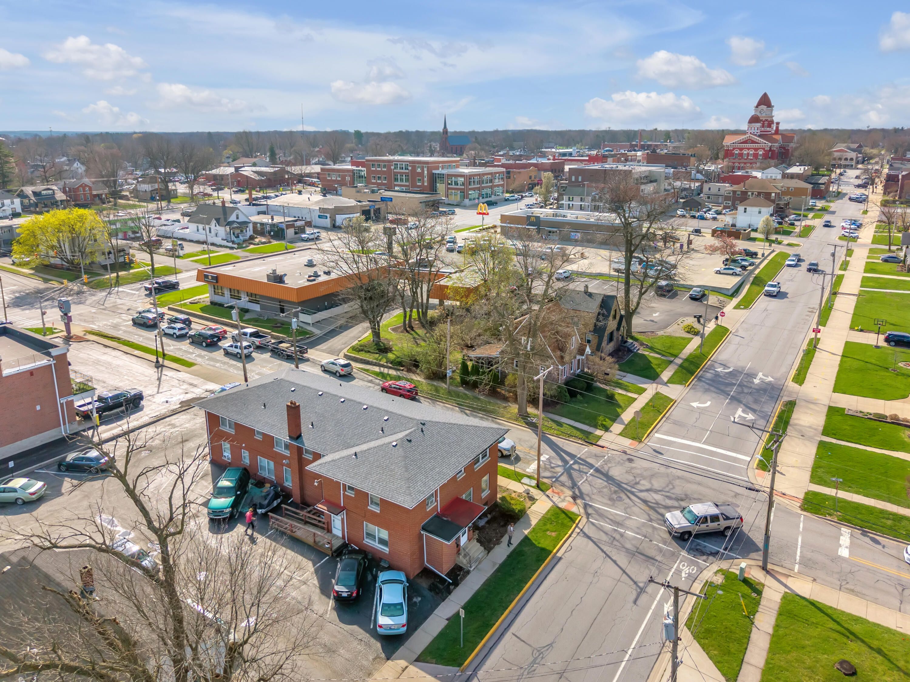 182 West North Street Crown Point, IN 46307 - Photo 11 of 33 3000x2250