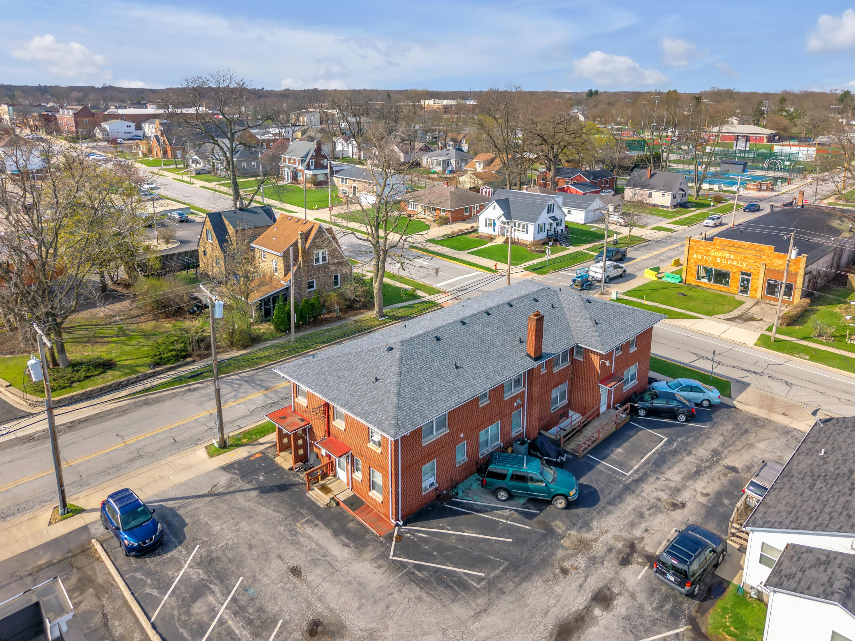 182 West North Street Crown Point, IN 46307 - Photo 2 of 33 3000x2249