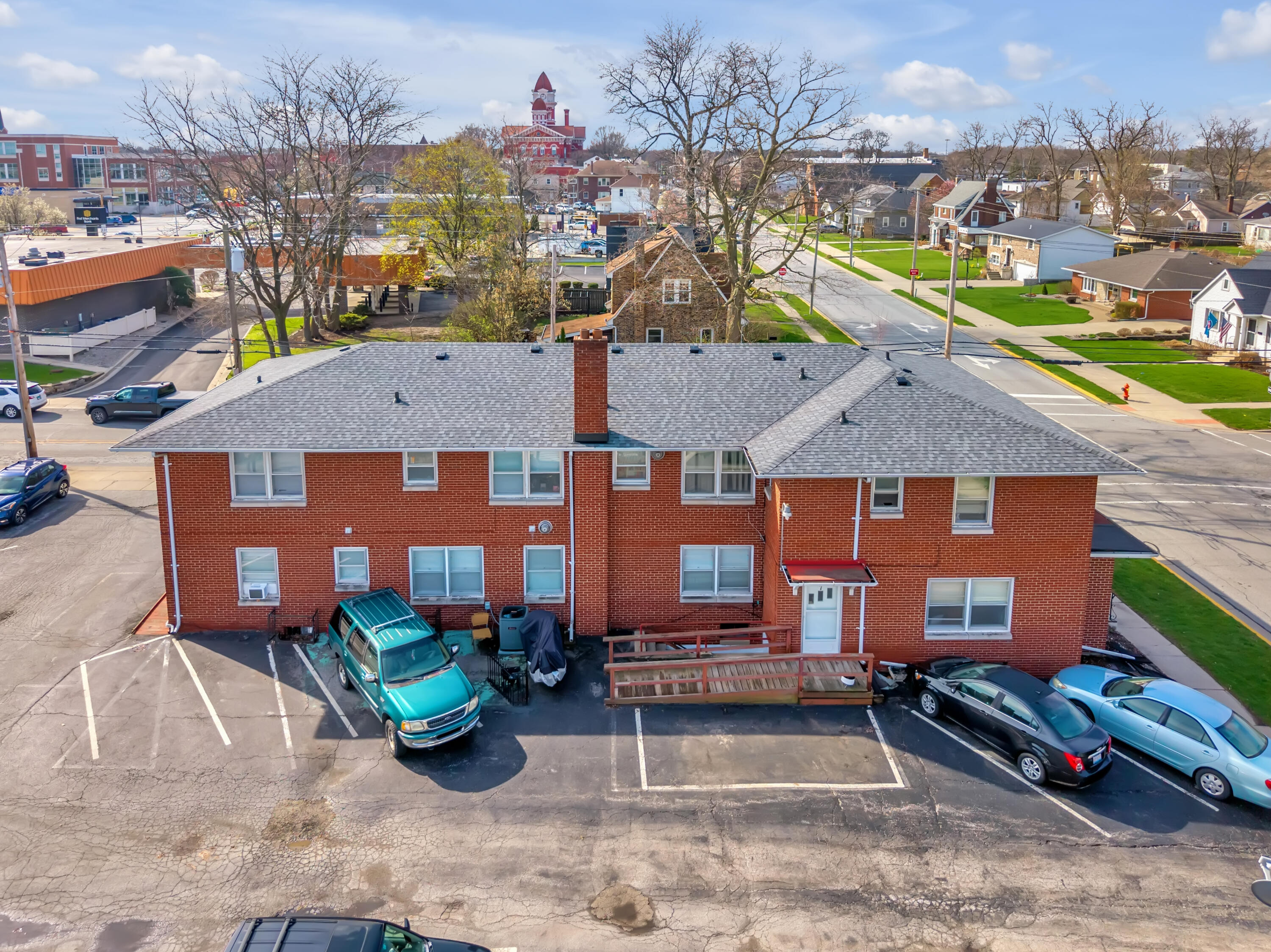 182 West North Street Crown Point, IN 46307 - Photo 4 of 33 3000x2248