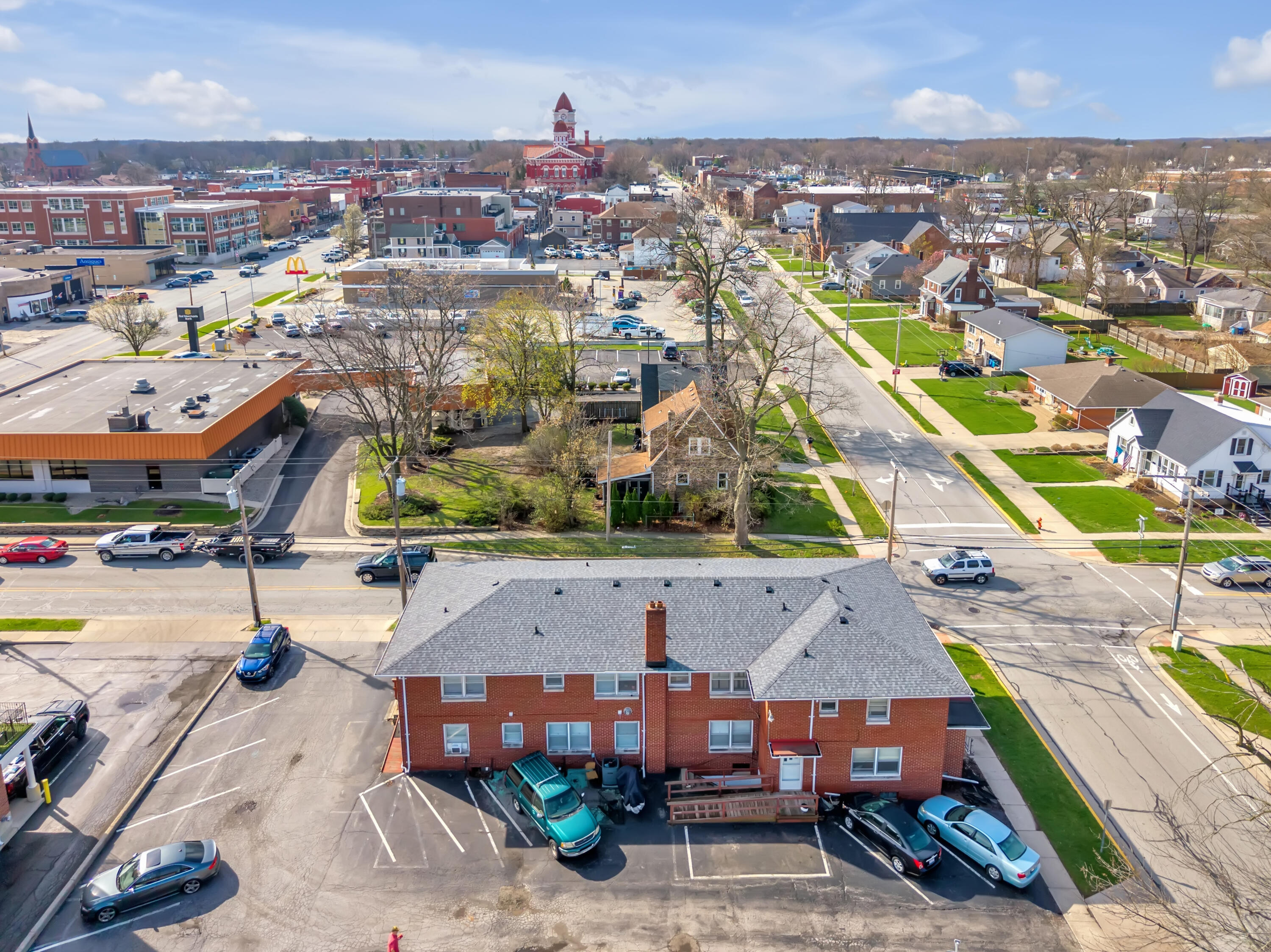 182 West North Street Crown Point, IN 46307 - Photo 10 of 33 3000x2248