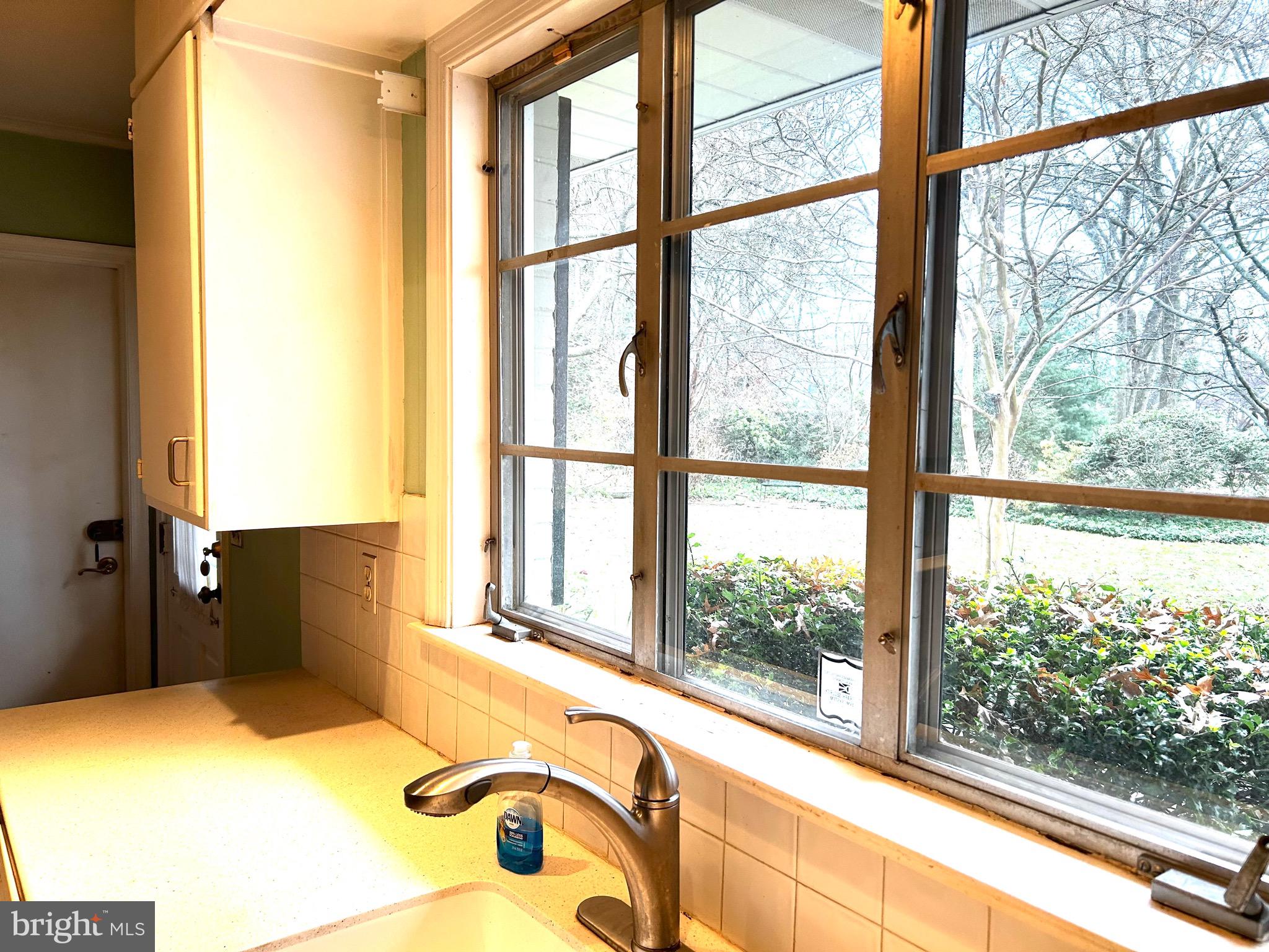 6 Pelham Road Wilmington, DE 19803 - Photo 29 of 41 oversized windows
