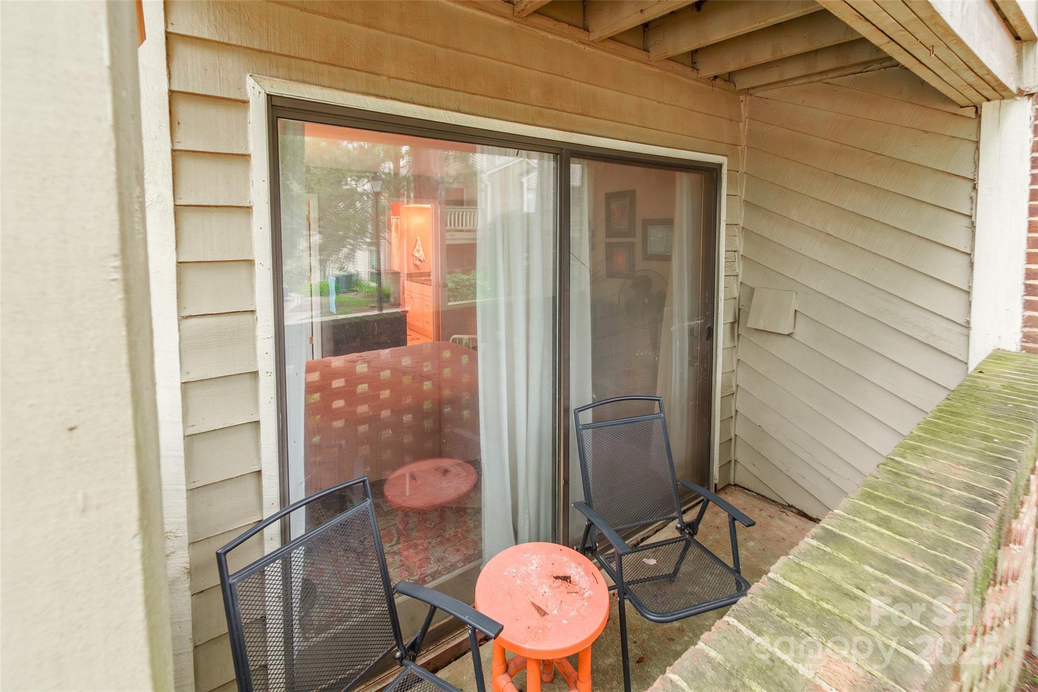 1604 Sharon Road West, Unit 23 Charlotte, NC 28210 - Photo 16 of 21 a bathroom with a sink and mirror