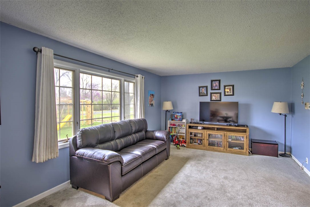 1740 Illini Drive Decatur, IL 62521 - Photo 9 of 36 Gallery Image 9