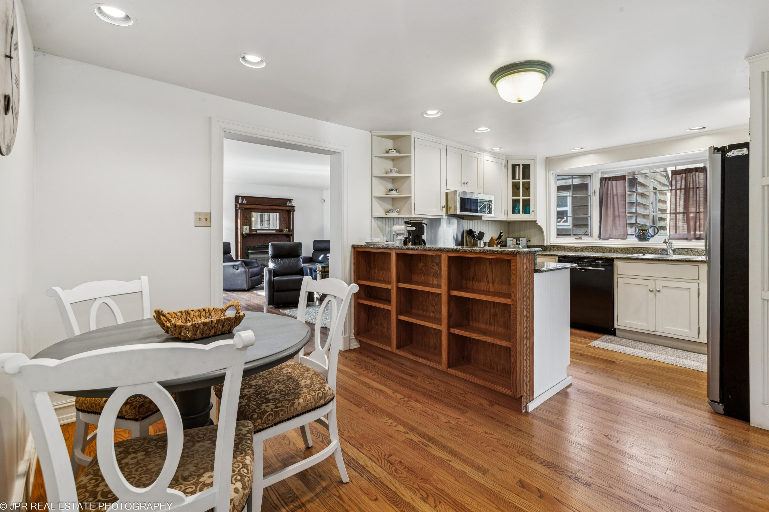 7541 Harbert Road Harbert, MI 49115 - Photo 7 of 20 Eating Area/Kitchen