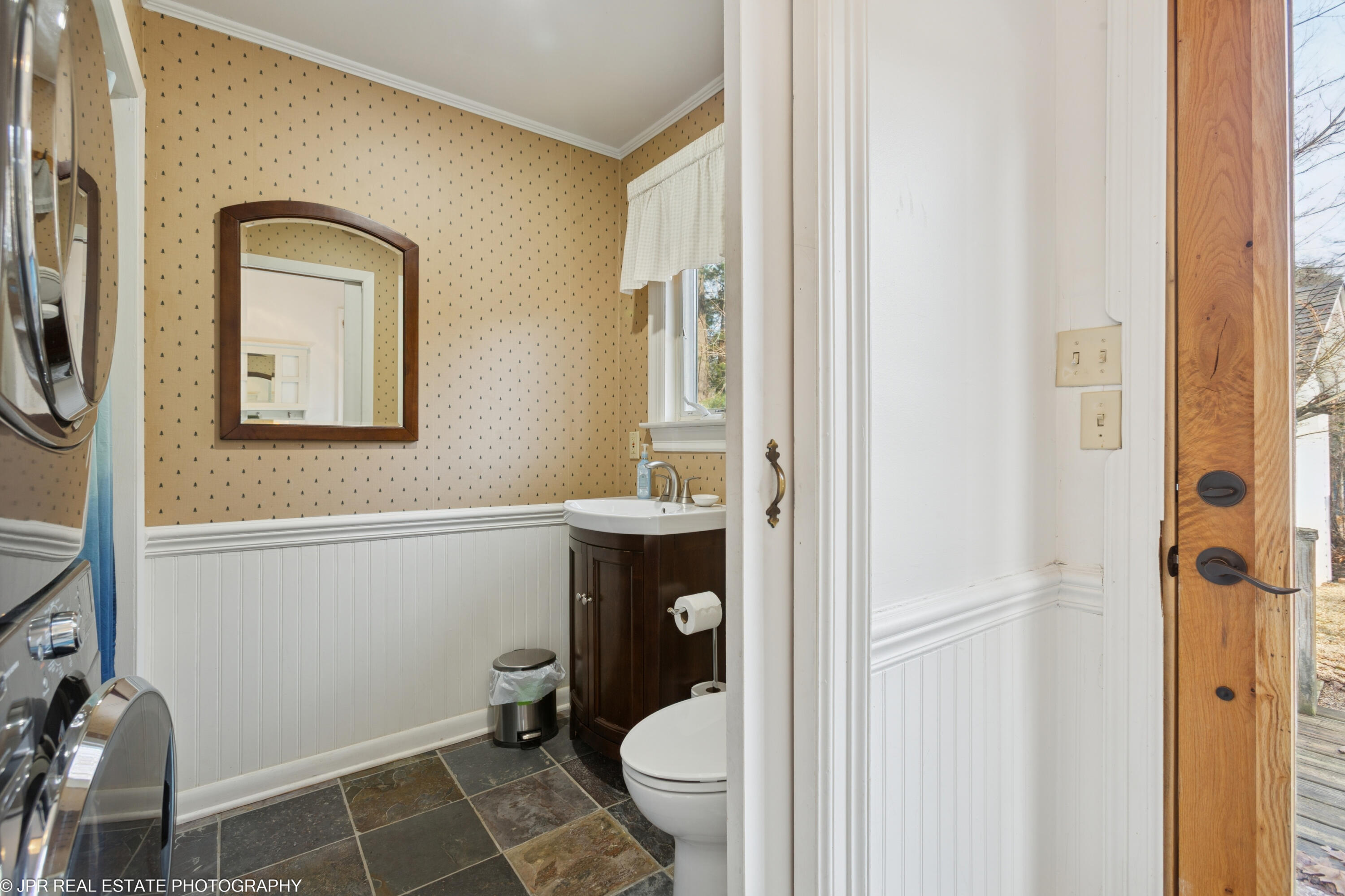 7541 Harbert Road Harbert, MI 49115 - Photo 10 of 20 Laundry/Powder Room