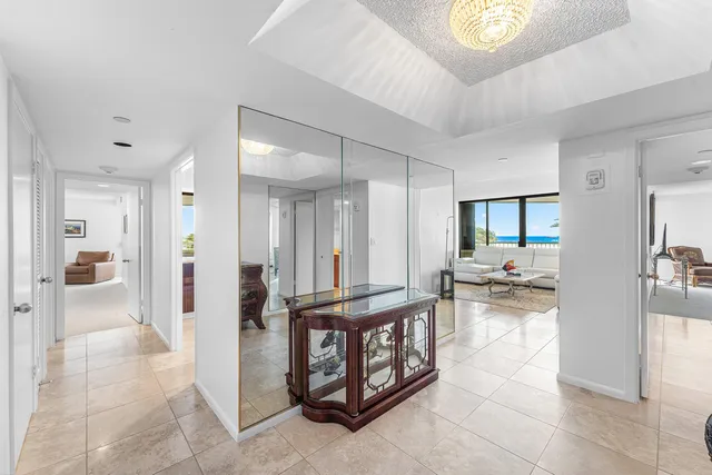 $929,000 | 5070 North Ocean Drive, Unit 3B, Singer Island, FL 33404