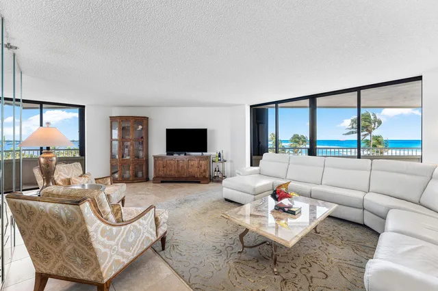 $929,000 | 5070 North Ocean Drive, Unit 3B, Singer Island, FL 33404